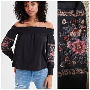 🌸American Eagle Smocked Off-the-Shoulder Top